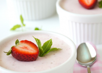 Weightless Strawberry Mousse 