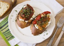 Bruschetta with Roasted Bell Pepper and Cream Cheese 